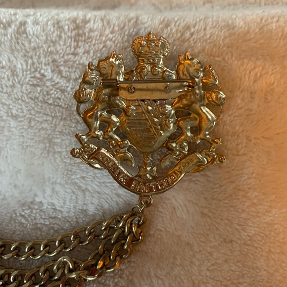 Vintage Gold Tone Lion Crown Coat of Arms Key Chain Brooch 80s - Picture 6 of 9